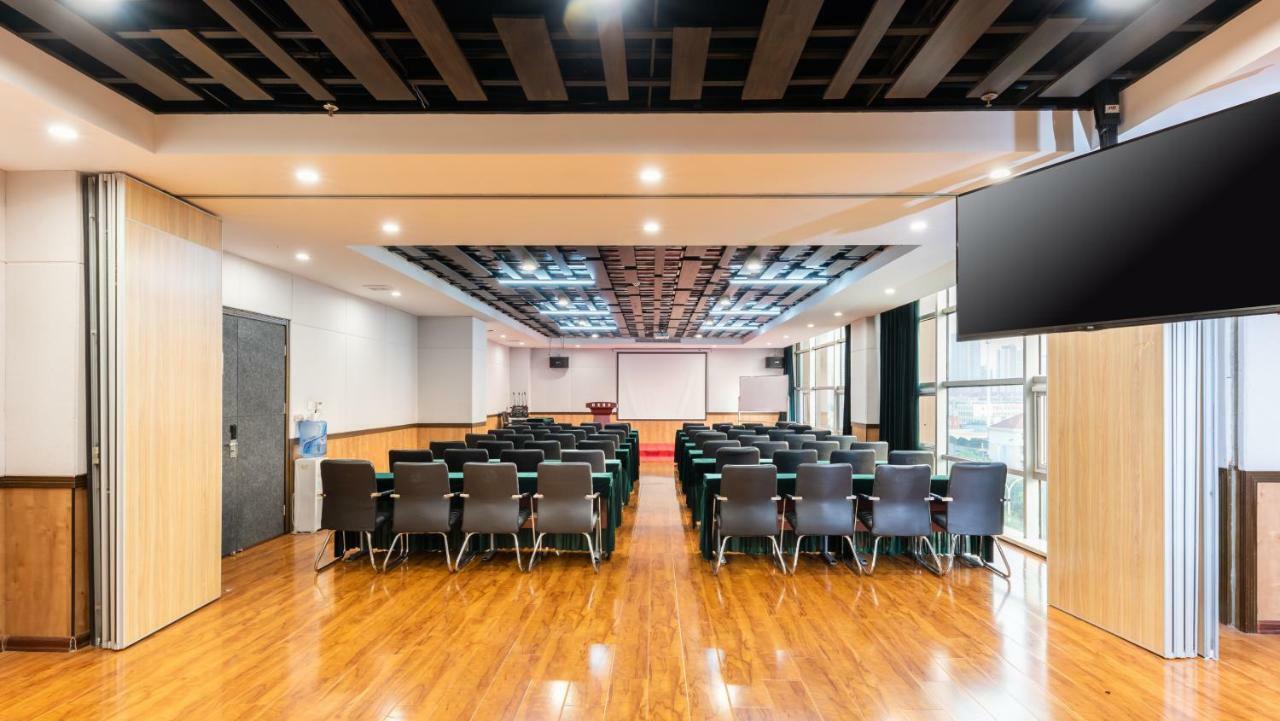 Nostalgia Hotel Near Tianjin Polar Ocean Word- Tianjin Fonte Joy World, 10 Minutes Drive Away From Tianjin Tanggu High-Speed Railway Station, Free Ice-Cream, Mineral Water, Snacks And Laundry Service, English Communication Well Экстерьер фото